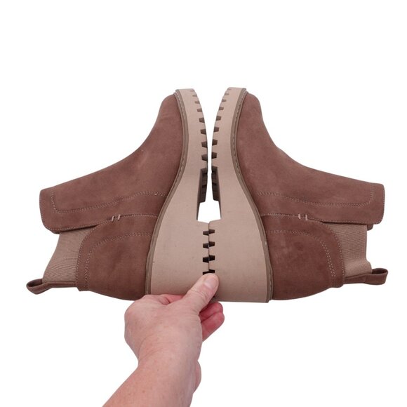 LN Dolce Vita Rielle Ankle Chelsea Boot Size 7 Brown Suede Faux Leather Lug Sole - Picture 6 of 9